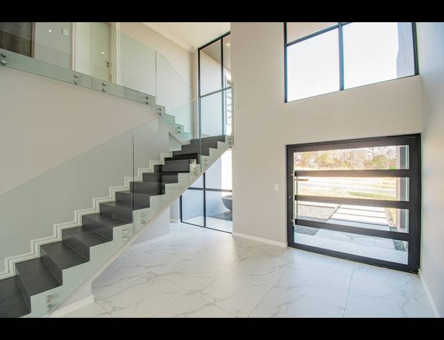 4 BEDROOM GATED ESTATE FOR SALE IN WATERLAKE FARM LIFESTYLE ESTATE